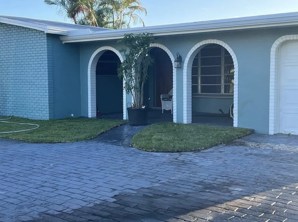 Local lawn mowing service in Fort Lauderdale, FL by Tri county express lawn care