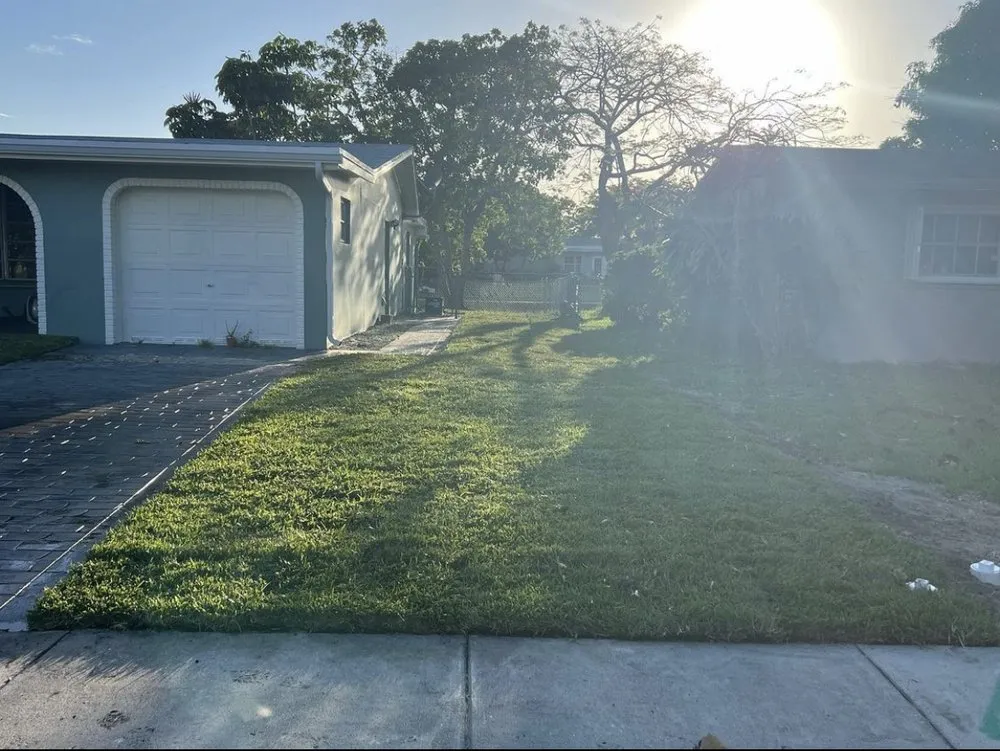Affordable yard maintenance for outdoor upgrades across Fort Lauderdale, FL - Tri county express lawn care