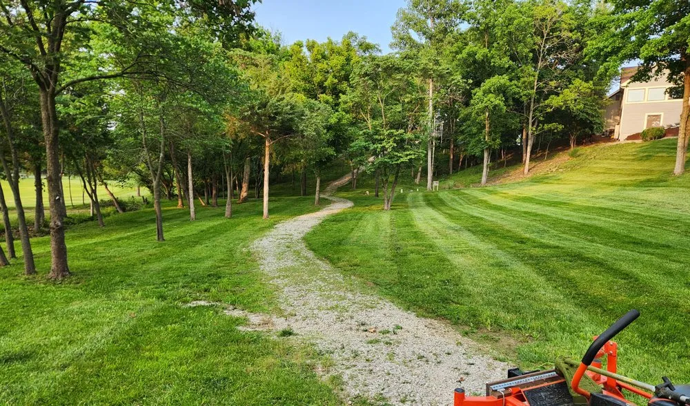 Local yard maintenance for residential properties in Troy, MO by Tri County Green & Clean