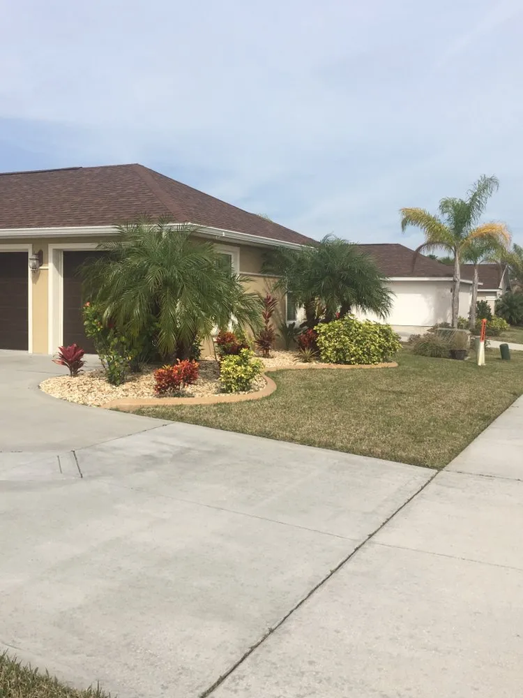 Custom residential landscaping in Daytona Beach, FL by Tri-County Landscape & Nursery