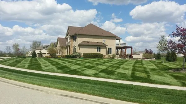 Tri-County Lawn & Landscape Logo