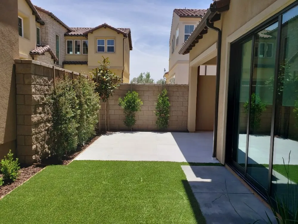 Top-rated garden landscaping in Thousand Oaks, CA by Tri-County Turf