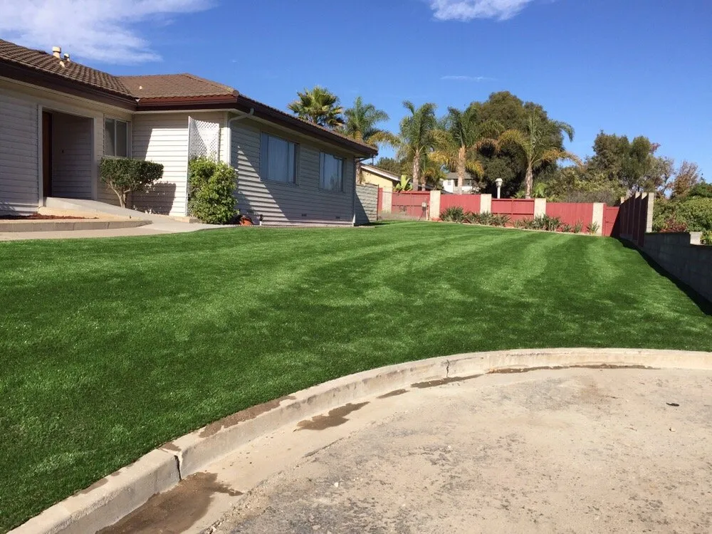 Expert lawn mowing service experts serving Thousand Oaks, CA - Tri-County Turf