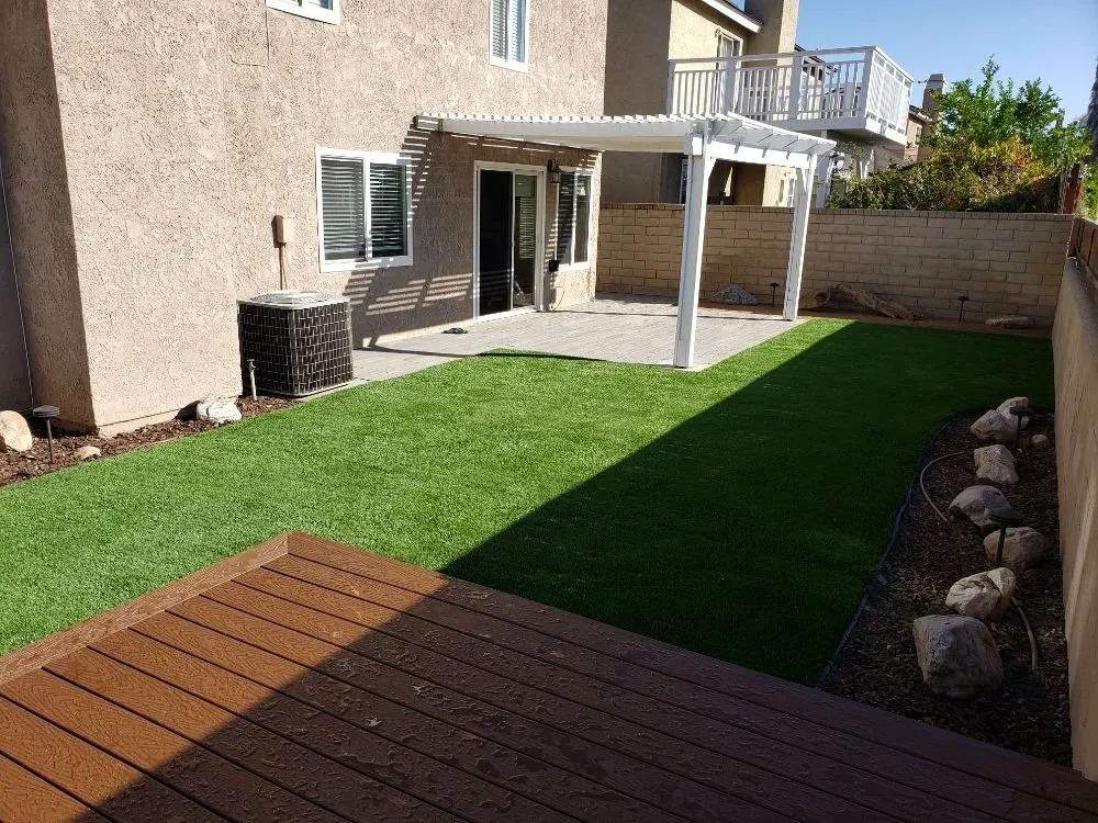 Custom garden landscaping for year-round maintenance in Thousand Oaks, CA by Tri-County Turf