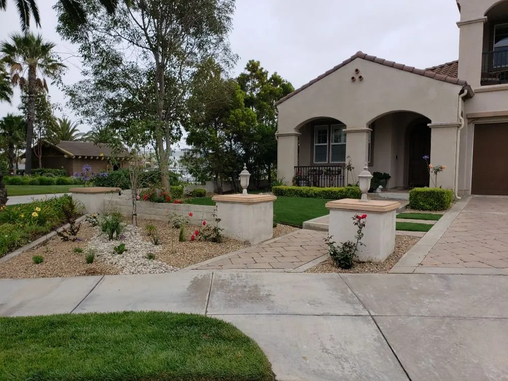Expert landscaping services experts serving Thousand Oaks, CA - Tri-County Turf