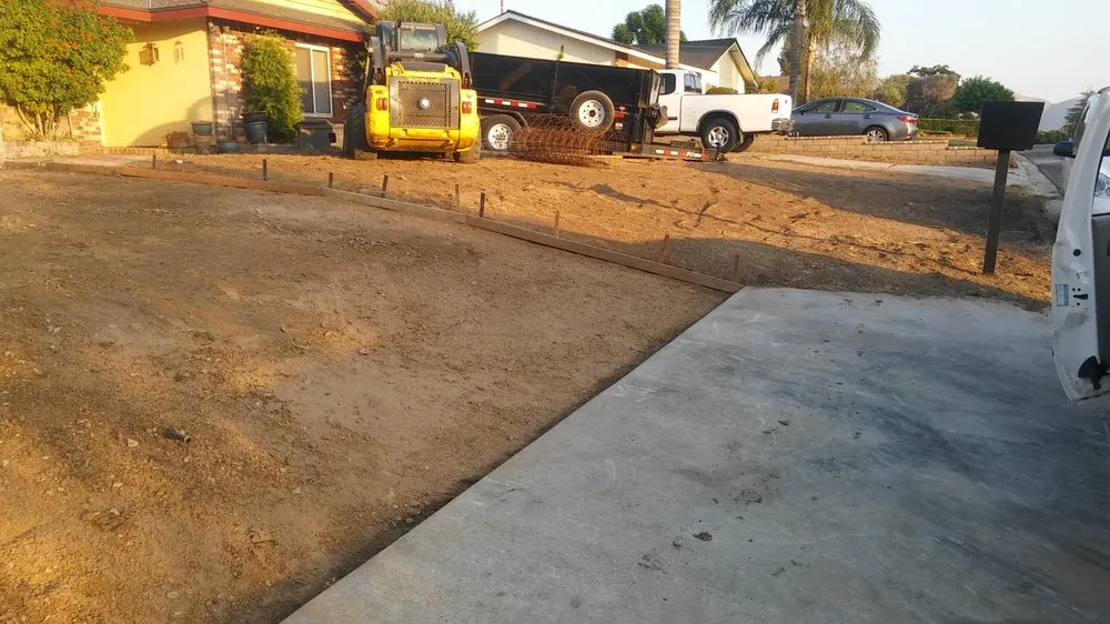Top-rated landscape installation with custom design in Bloomington, CA by Tri Gold Contractor
