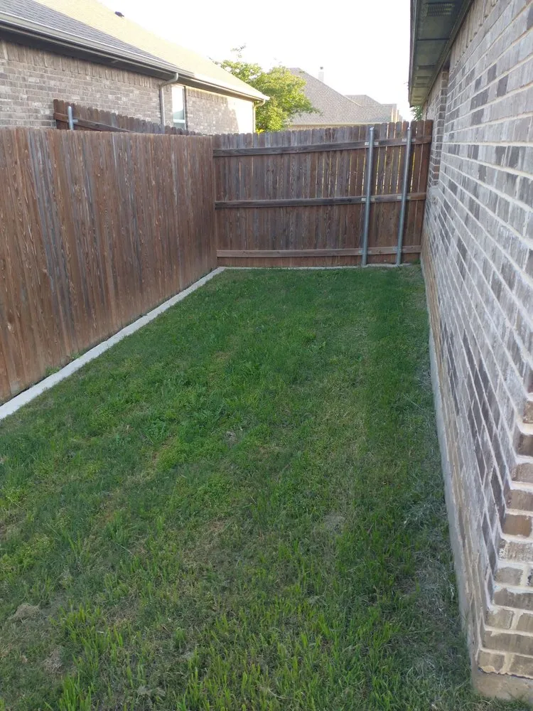 Top-rated landscape design for beautiful yards in Saginaw, TX by Tri J Lawncare