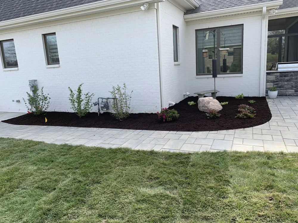 Custom garden landscaping in Dry Ridge, KY - Tri-state Landscaping Services