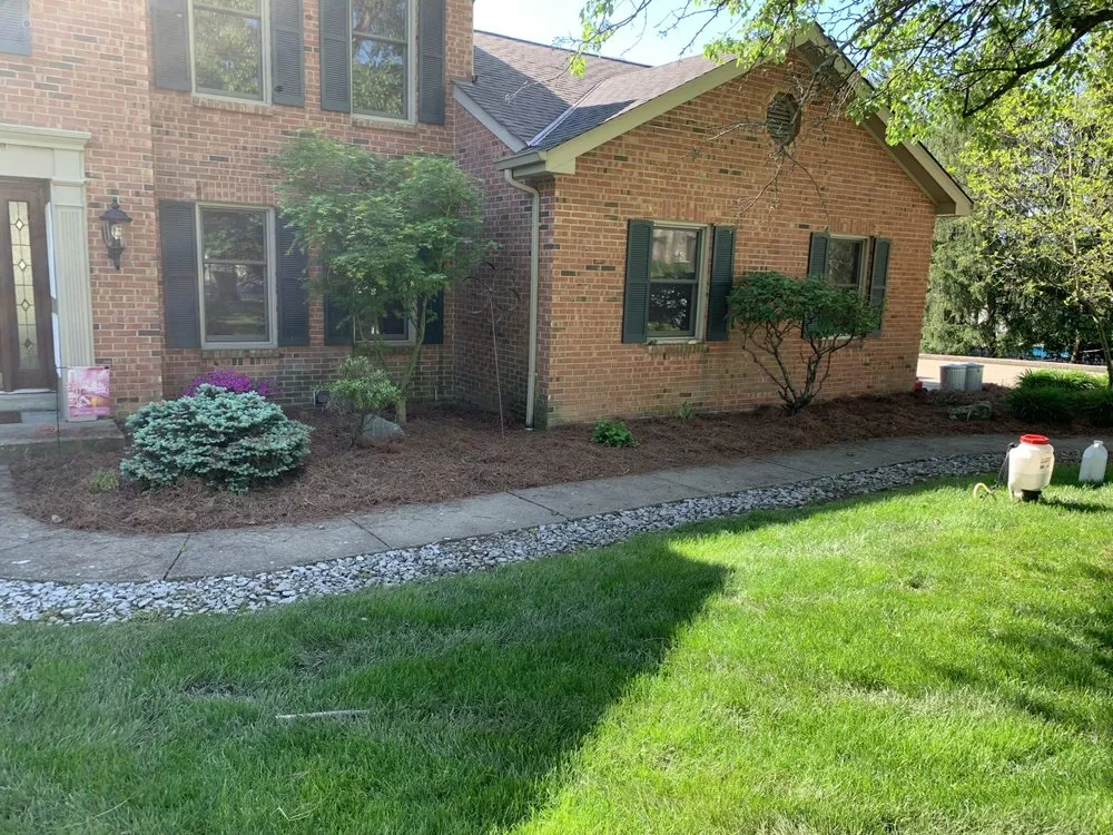 Custom landscape installation for homes in Dry Ridge, KY by Tri-state Landscaping Services