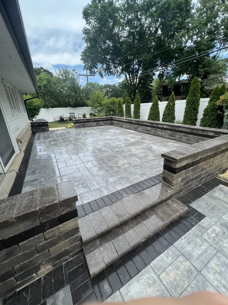 Top-rated outdoor landscaping for homes in Frankfort, IL by Tri State Outdoor Living