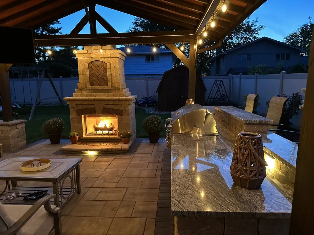 Professional outdoor landscaping in Frankfort, IL by Tri State Outdoor Living