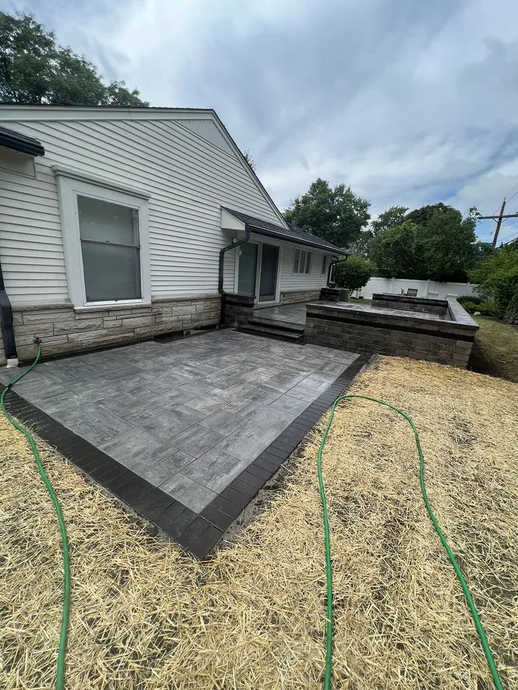 Local residential landscaping with custom design in Frankfort, IL by Tri State Outdoor Living