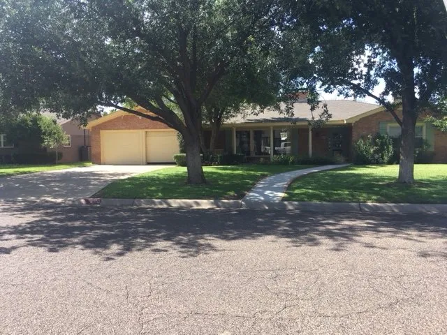 Custom outdoor landscaping near you in Midland, TX by Trilogy Fertilization and Weed Control