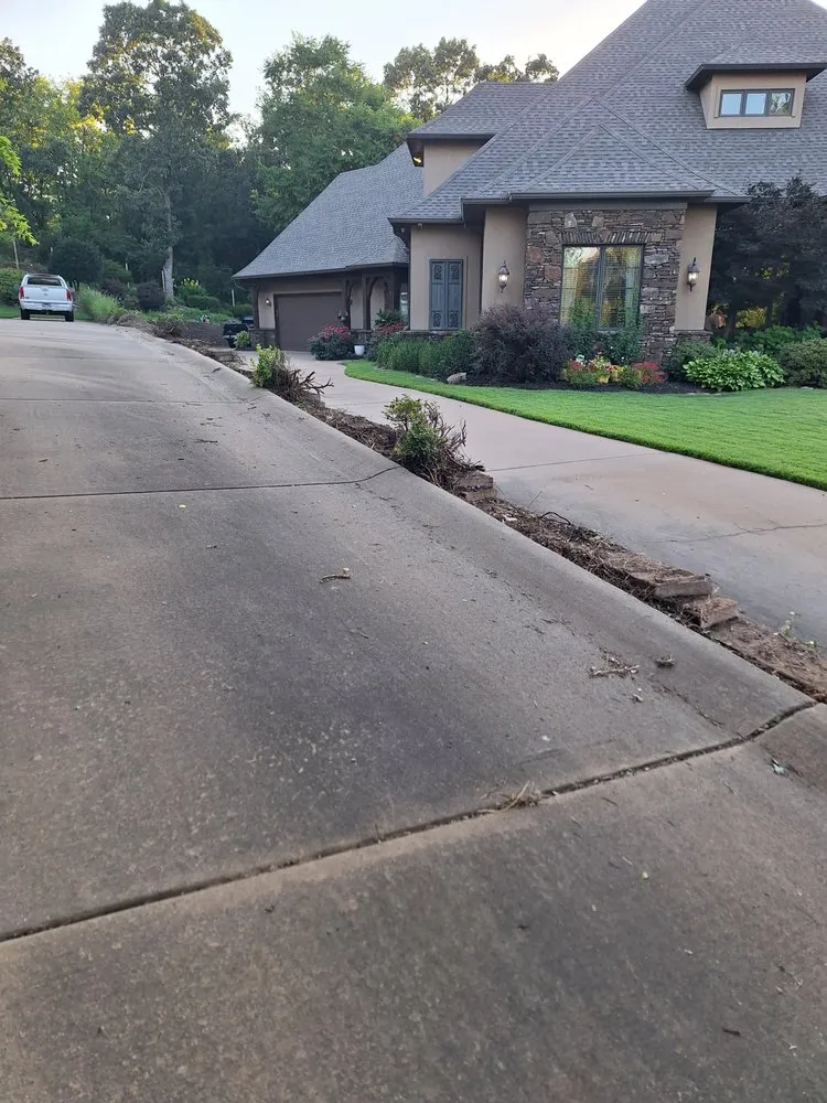 Affordable lawn mowing service in Conway, AR by Trim Mow Blow