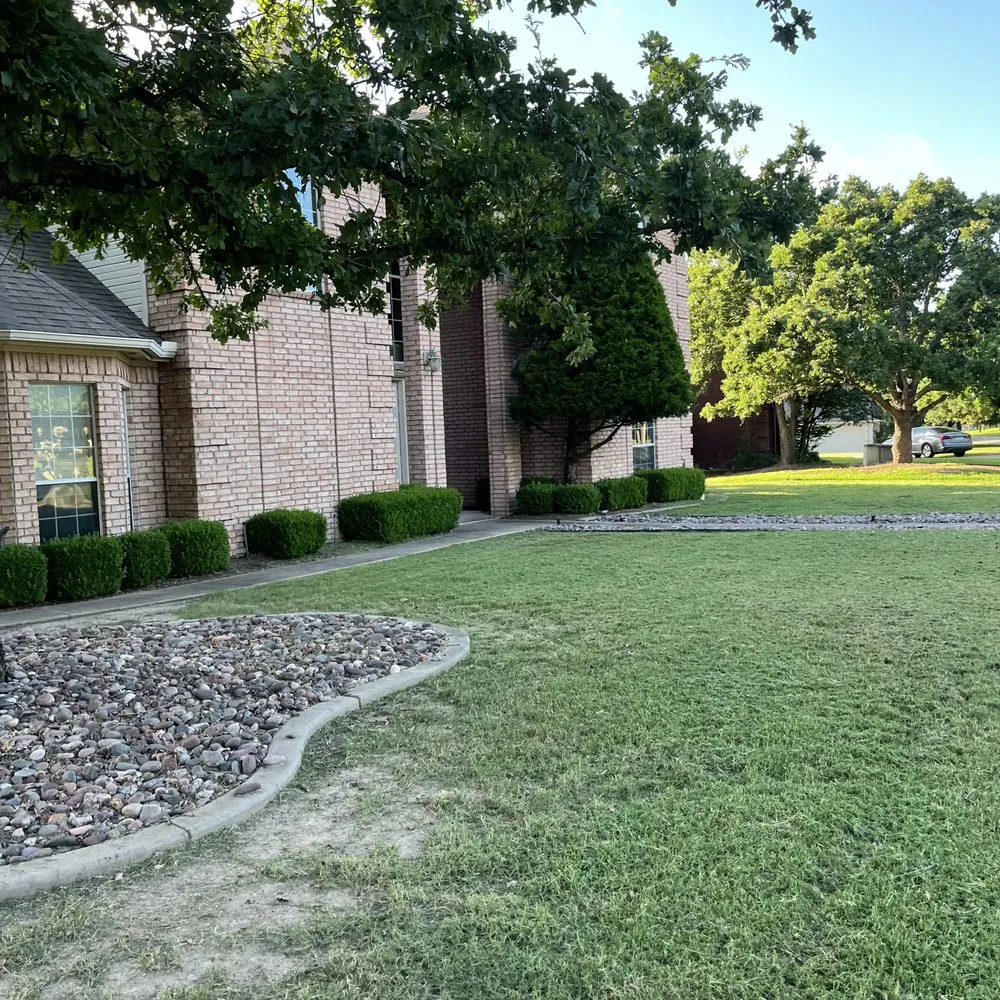 Top-rated residential landscaping in Weatherford, TX by Trim Stars