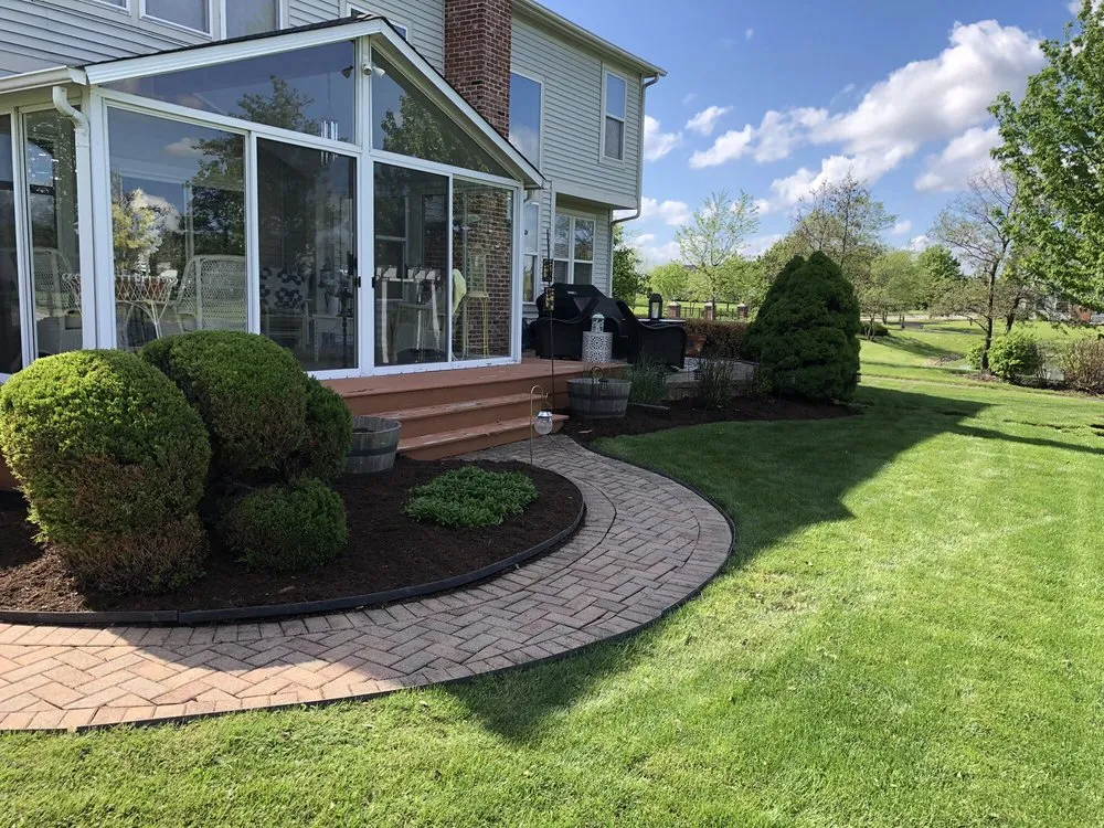 Trusted yard maintenance experts serving Algonquin, IL - Trimline Lawn Care Services