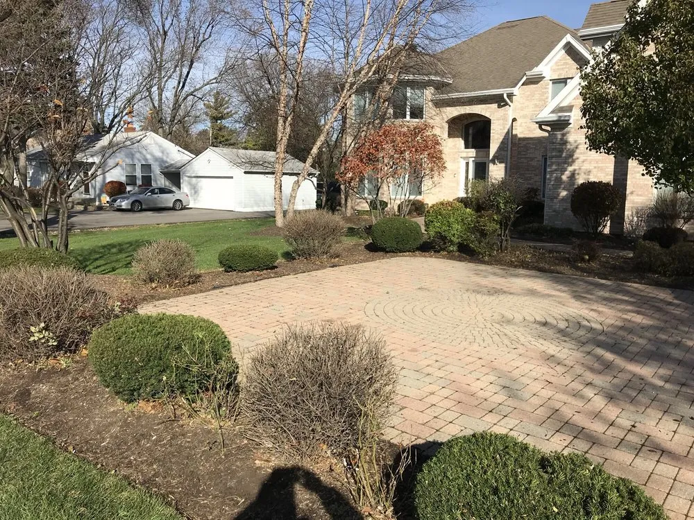 Custom lawn care service for residential properties across Algonquin, IL - Trimline Lawn Care Services