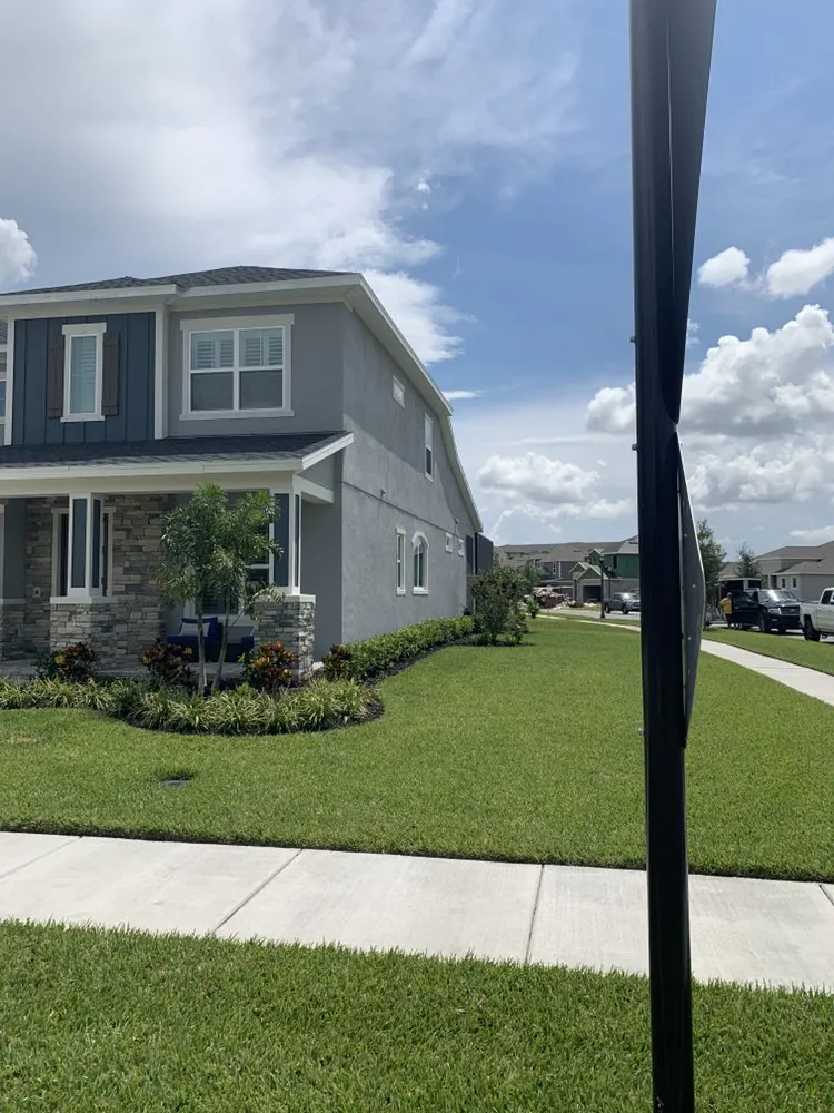 Expert garden landscaping experts serving Hudson, FL - Trimmin' on the Edge