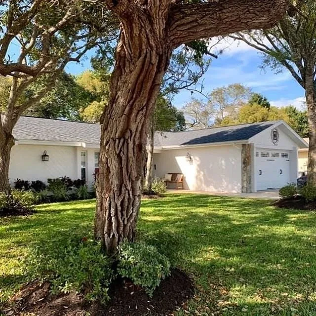 Local lawn mowing service near you across Hudson, FL - Trimmin' on the Edge