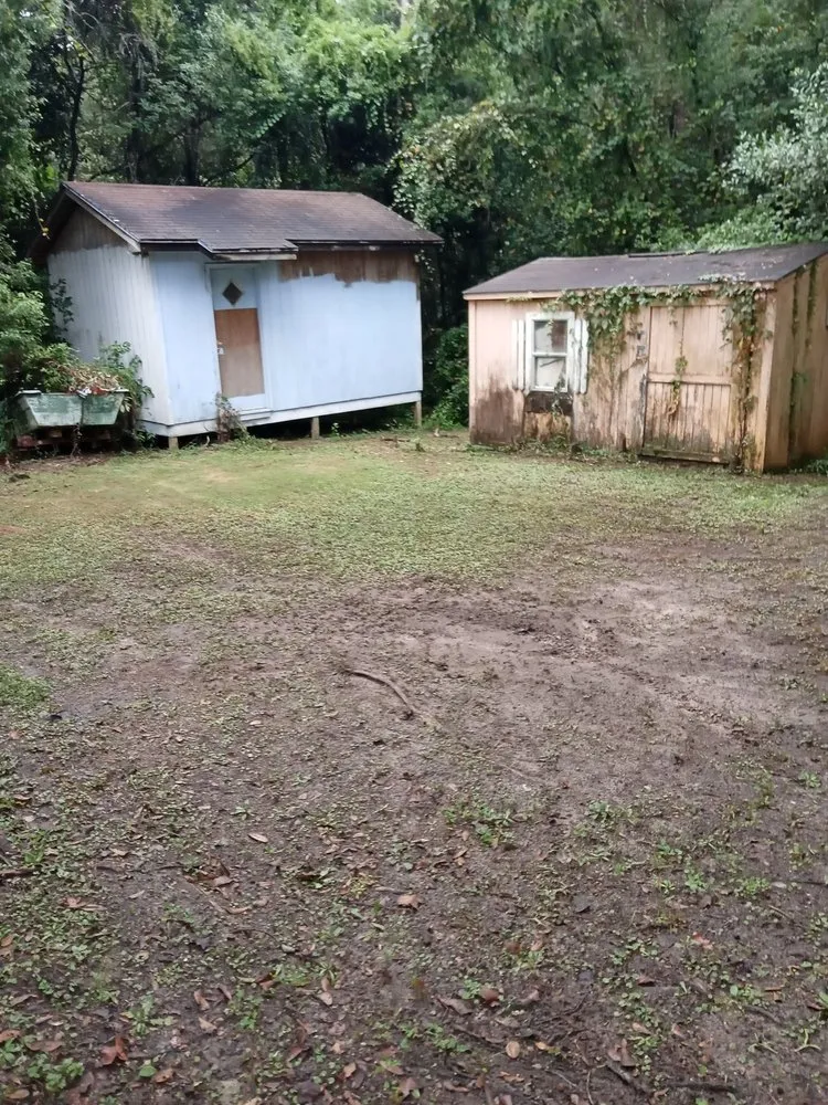 Affordable yard maintenance for beautiful yards in Quincy, FL by Trimming 2 Perfection