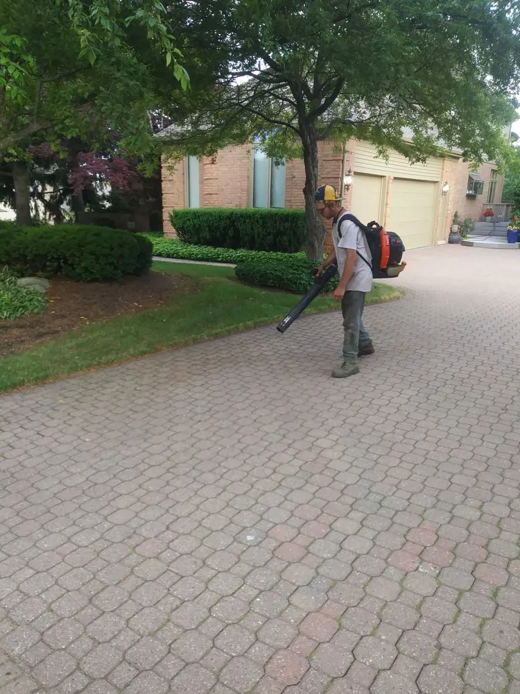 Custom outdoor landscaping experts serving Lenox, MI - Trio Outdoor Maintenance