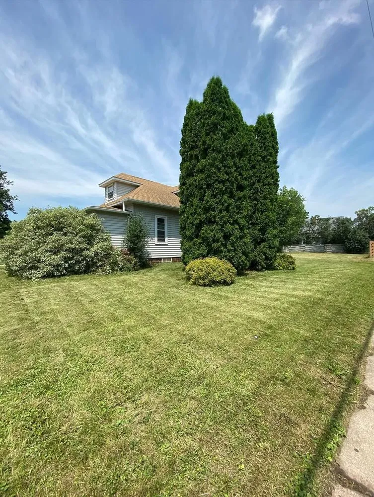 Custom residential landscaping experts serving Lewiston, MN - Triple Cut Cousins