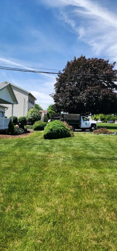 Affordable garden landscaping in Boardman, OH by Triple D Lawncare
