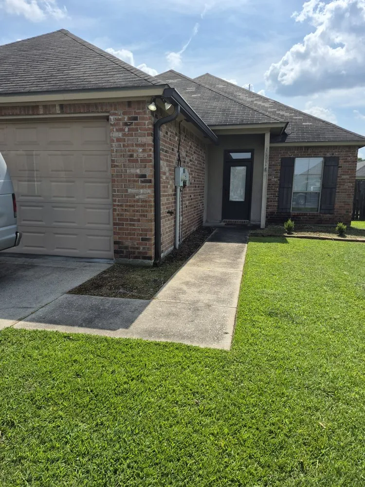 Reliable garden landscaping experts serving Prairieville, LA - Triple D's Lawncare and Maintenance