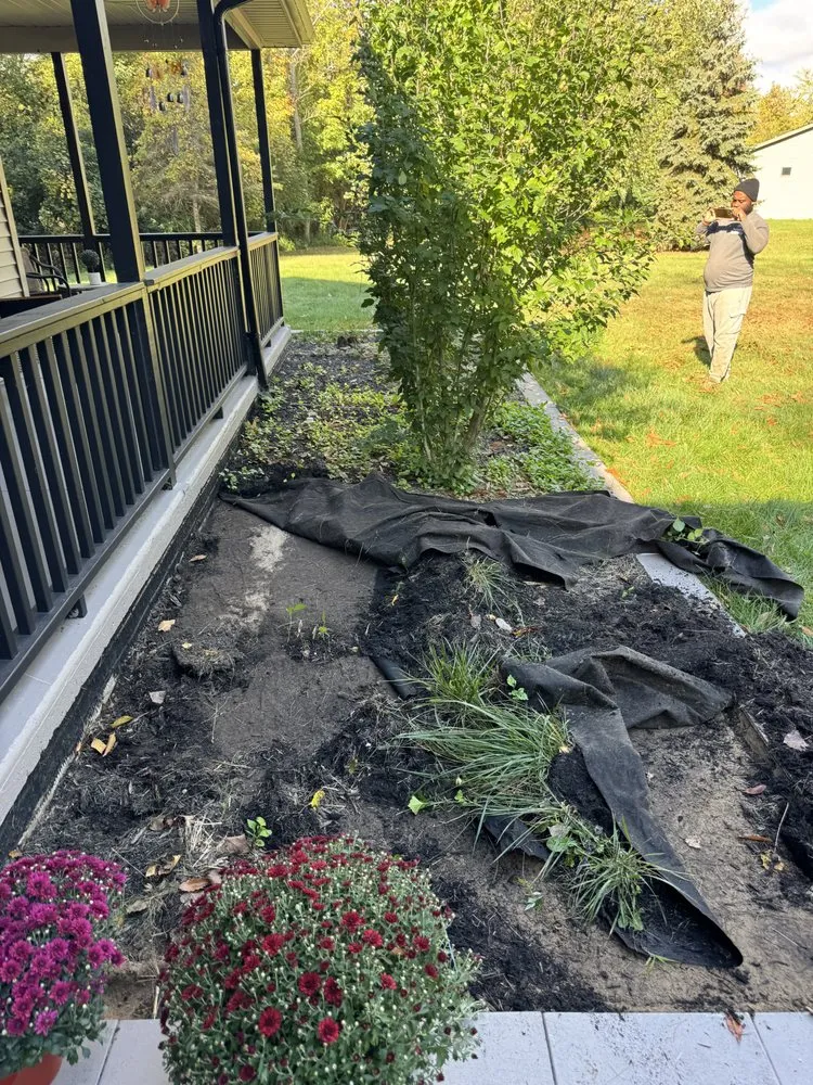 Affordable garden landscaping for beautiful yards in Saginaw, MI by Triple D’s PowerWash & Landscaping