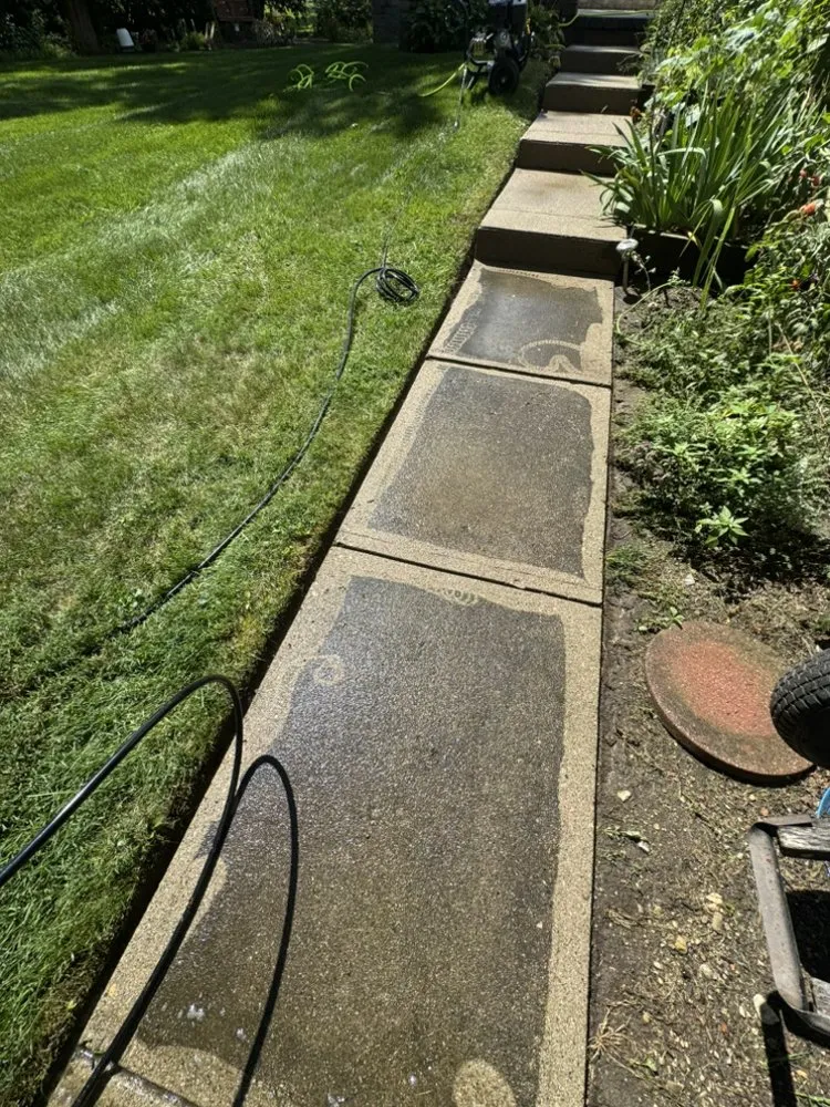 Reliable lawn mowing service in Springfield, OH by Triple E Lawncare & Services