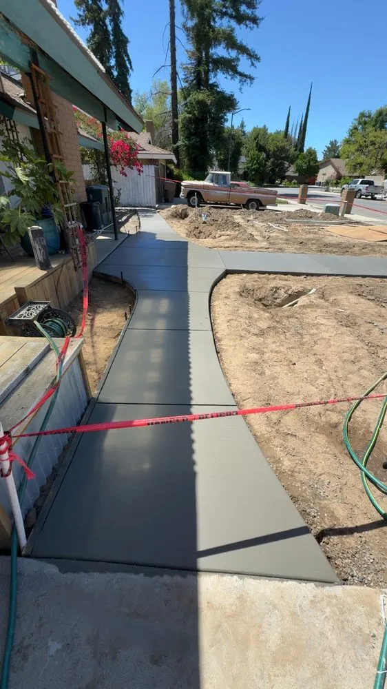 Professional yard maintenance in Bakersfield, CA by Triple G Landscaping