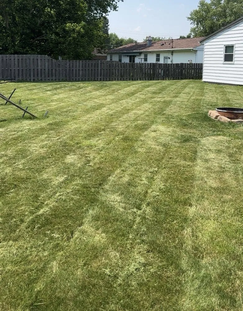 Affordable landscape design in Gas City, IN by Triple L