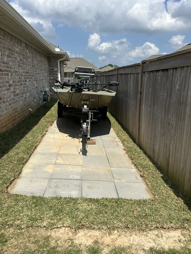 Professional lawn care service for residential properties across Pearl, MS - Triple R Land & Transportation