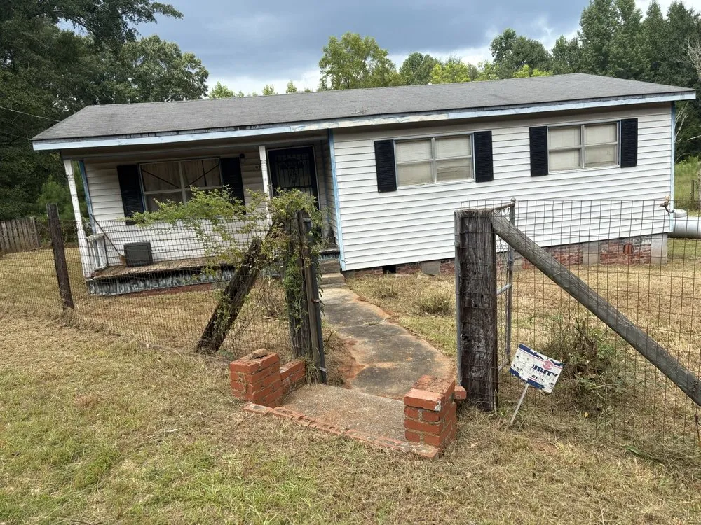 Top-rated lawn mowing service experts serving Greenville, AL - Triple R Lawn Care