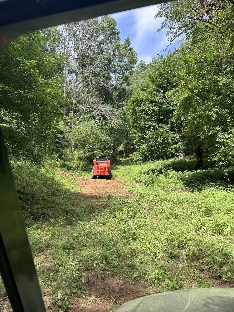 Professional lawn mowing service near you across Fayetteville, TN - Triple s Landmangnent