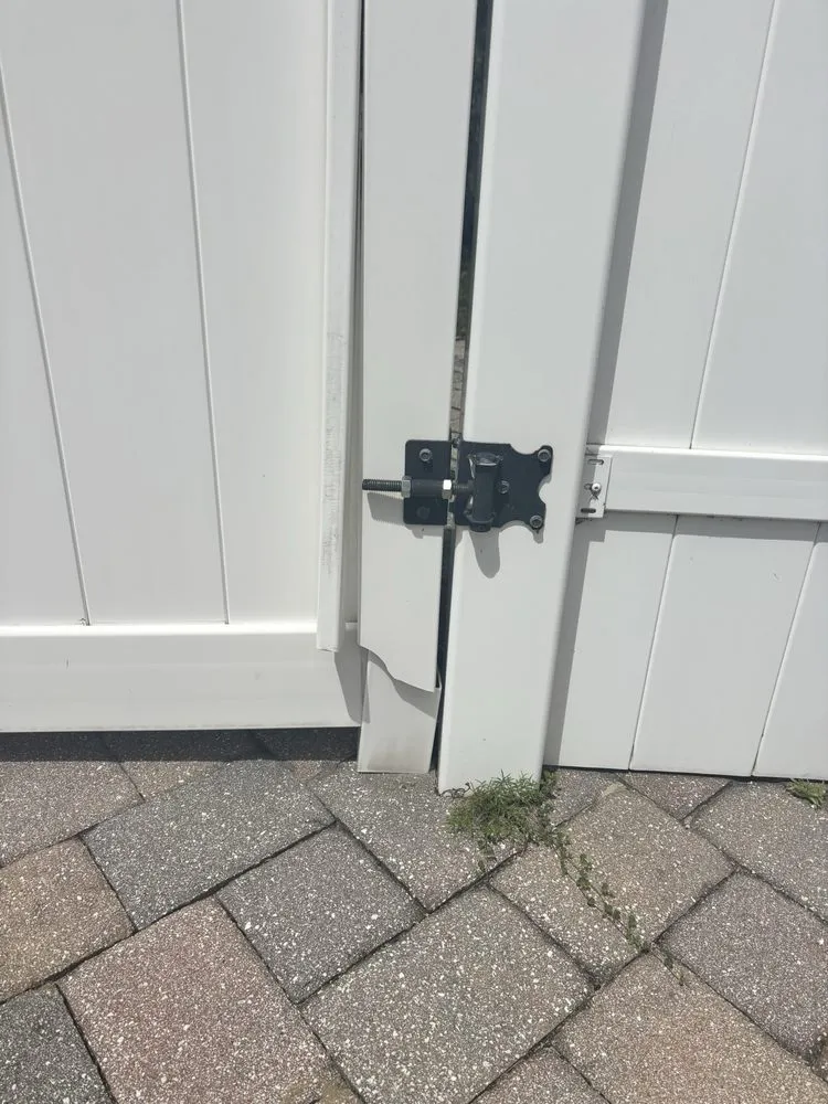 Custom yard cleanup service with custom design in Casselberry, FL by Triple T’s Lawn Service