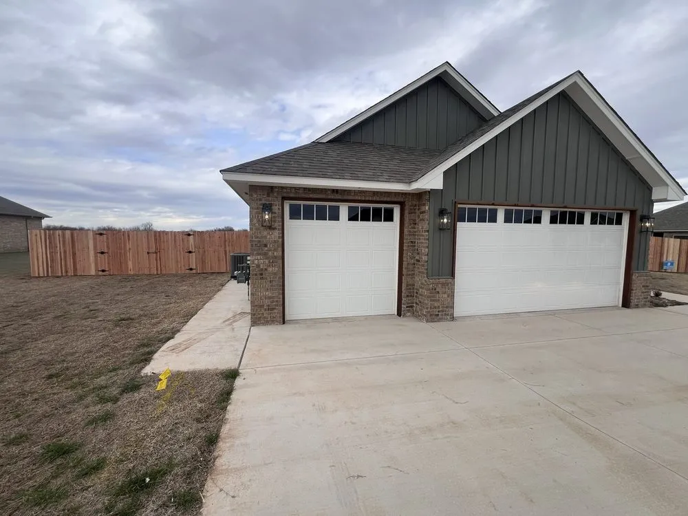 Custom landscaping services in Blanchard, OK by Triplitt Services