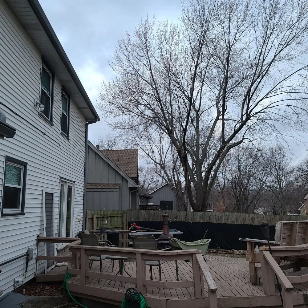 Expert lawn mowing service in Olathe, KS - Triton Lawn