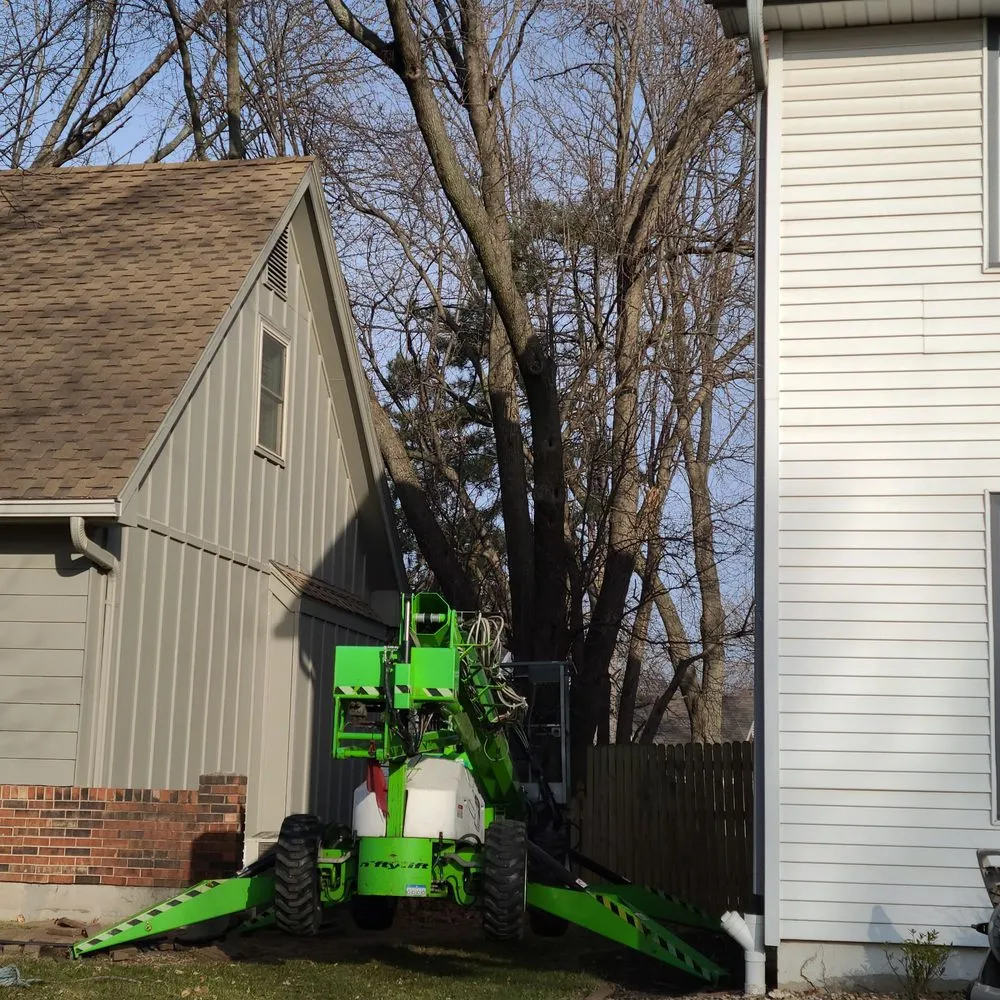 Custom garden landscaping experts serving Olathe, KS - Triton Lawn