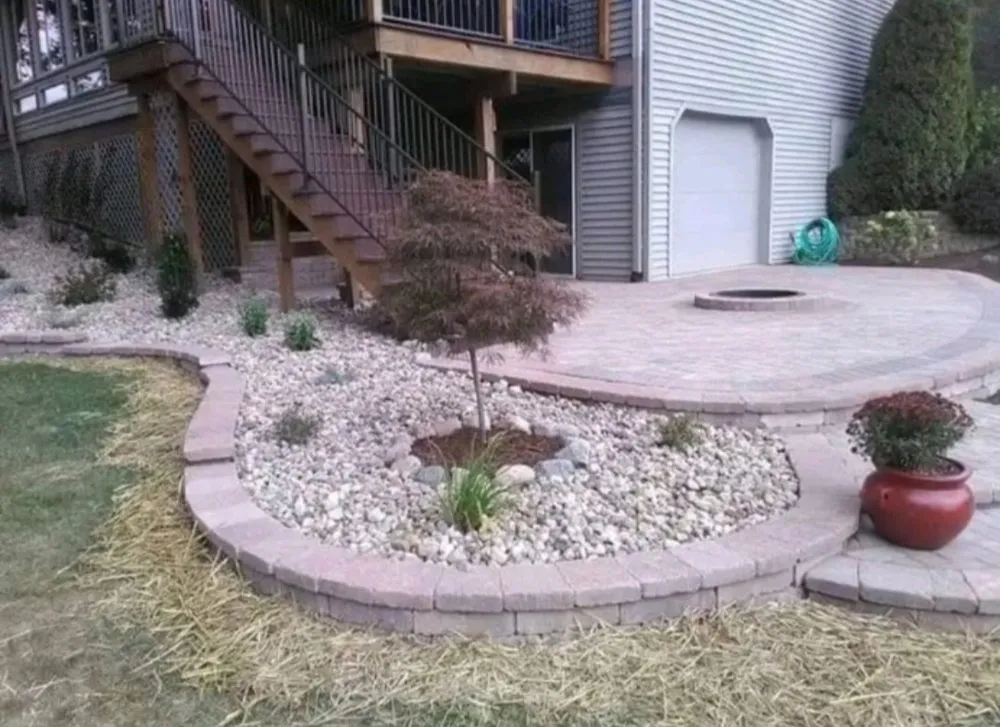 Affordable lawn mowing service in Kennebunk, ME - Troe Landscaping