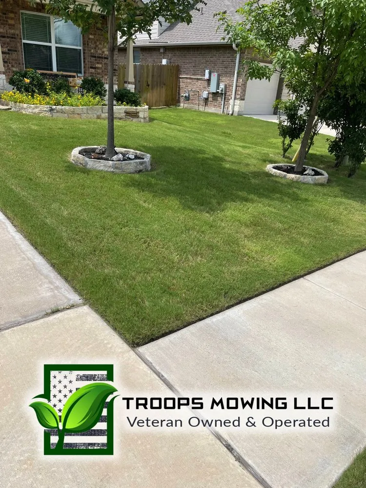Professional yard maintenance in Hutto, TX - Troops Mowing