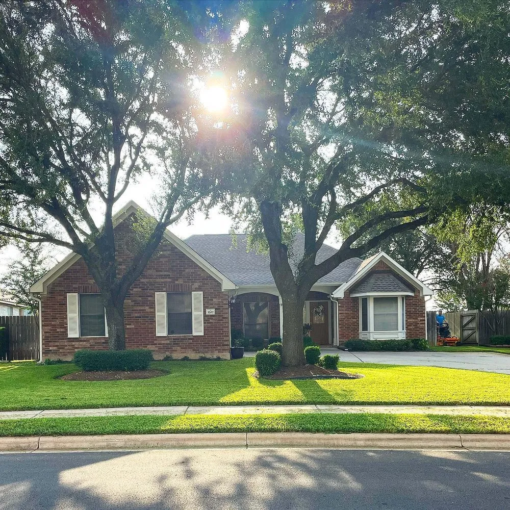 Affordable outdoor landscaping in Hutto, TX by Troops Mowing