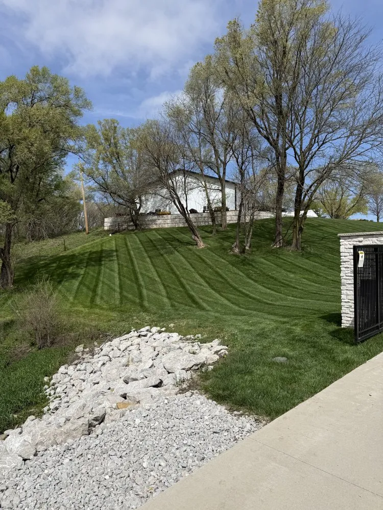 Affordable garden landscaping in Des Moines, IA by Trophy Lawn & Site Services