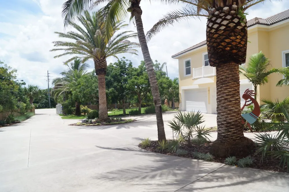 Professional yard maintenance in Melbourne, FL - Tropic Greenery