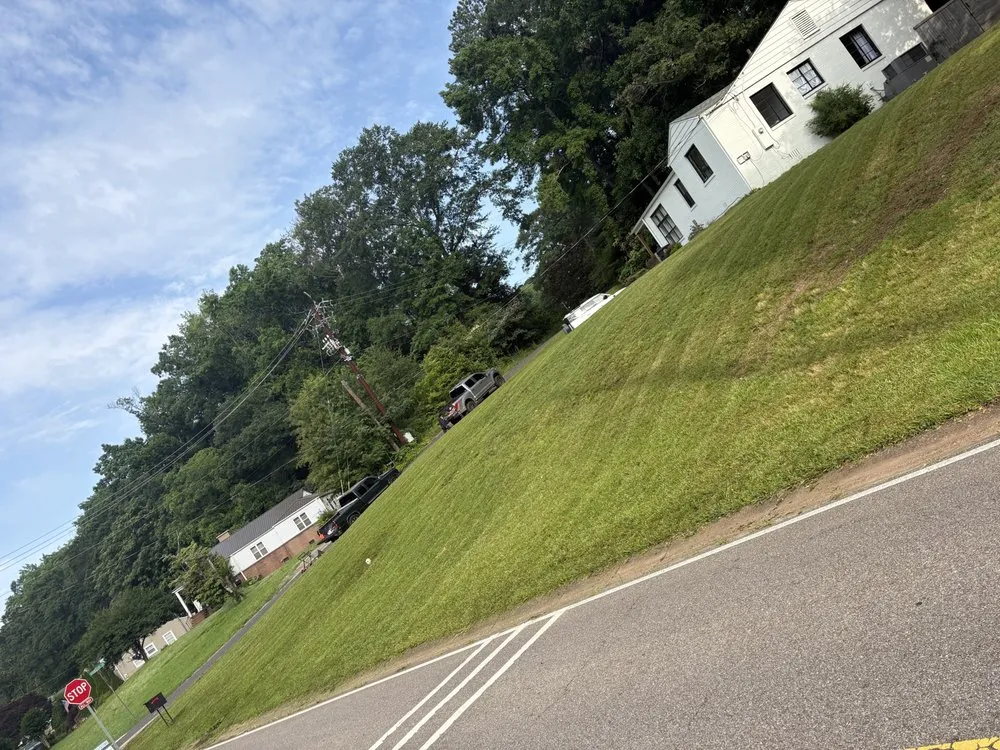 Top-rated lawn care service for homes in Irondale, AL by Tropic Trims