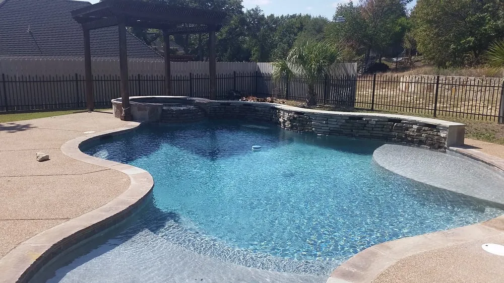 Local yard maintenance for beautiful yards in Arlington, TX by Tropical Depot