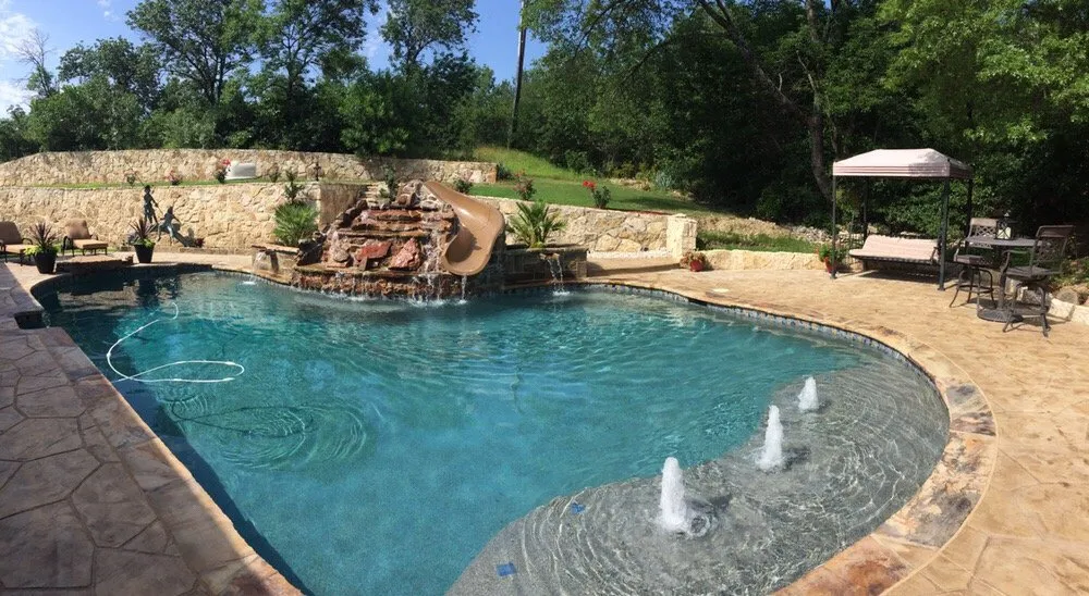 Reliable yard maintenance in Arlington, TX by Tropical Depot