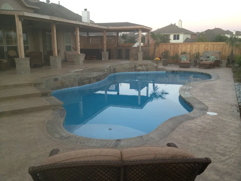 Expert yard cleanup service in Arlington, TX by Tropical Depot