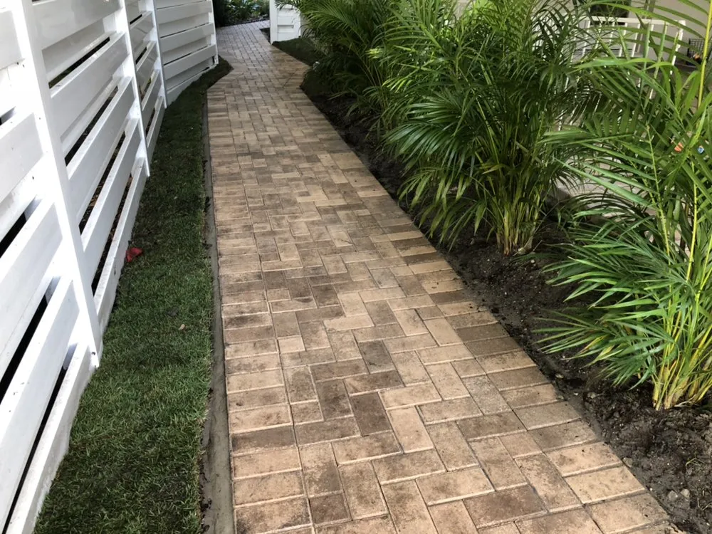 Custom lawn mowing service in Sarasota, FL - Tropical Gardens Landscape