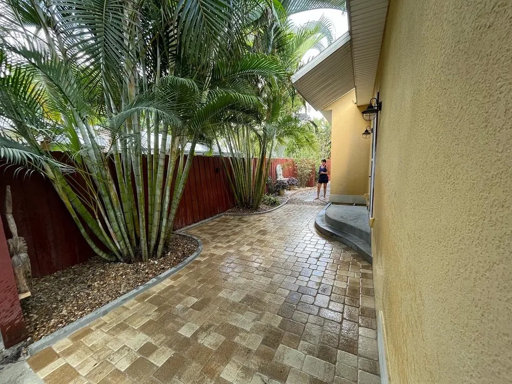 Professional landscape design in Vero Beach, FL by Tropical Hardscapes
